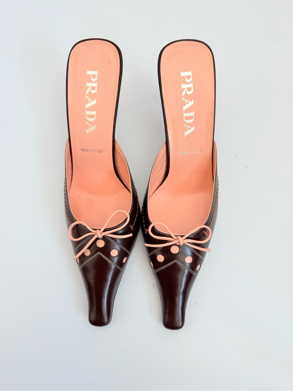 Prada SS 2002 Vintage Cacao Pink Bow Eyelet Leather Mules Heels 39 - Picture 2 of 12